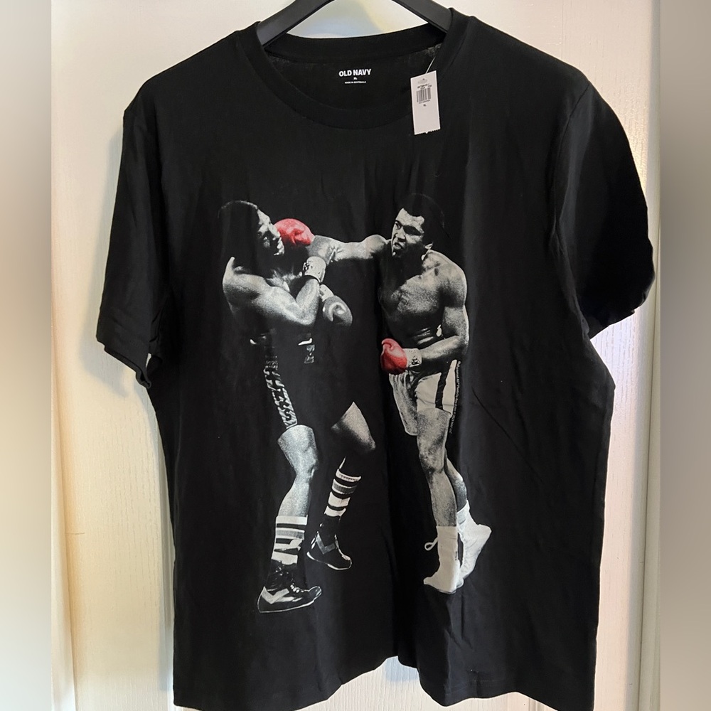 Old Navy Black Graphic Muhammad Ali T-Shirt for Men size XL